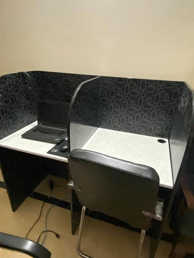 well maintained office cabins for sale