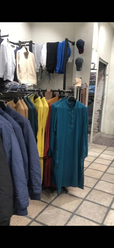 Four sides hanging stand