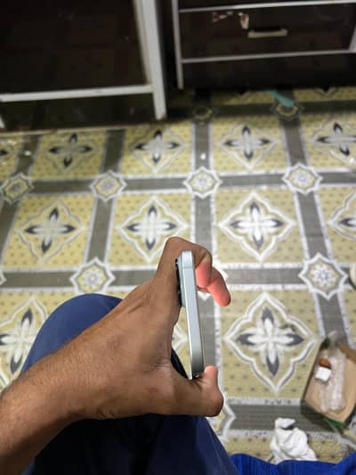 iphone 15 plus 256gb like brand new 5 month used only