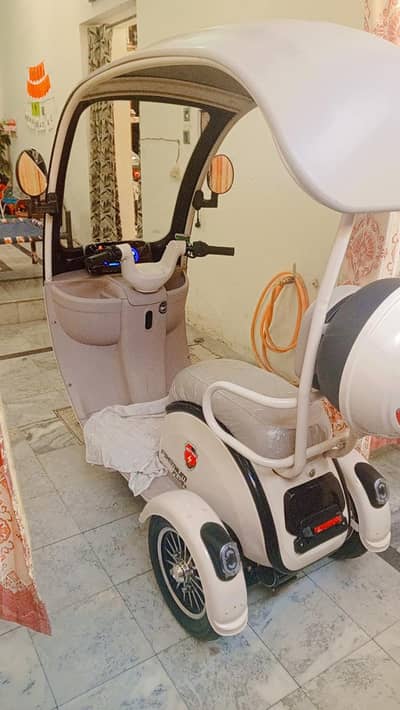 metro electric three wheels Scooty for sale in attock city