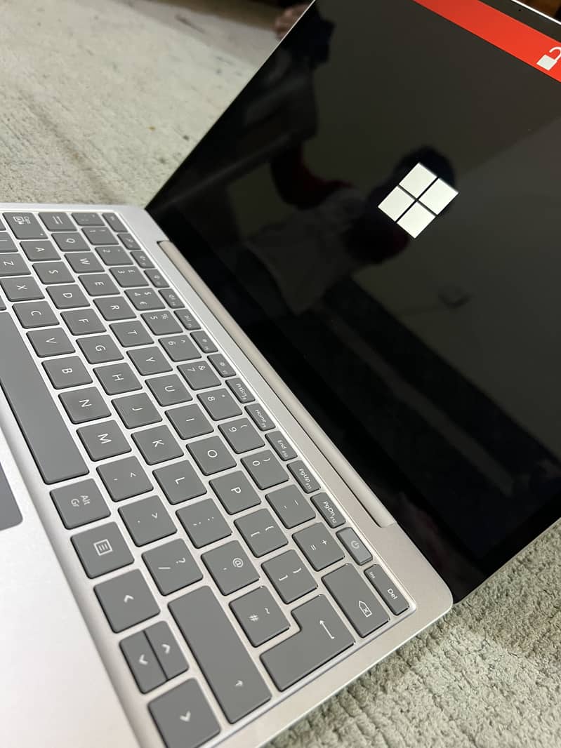 Microsoft Surface Go 1