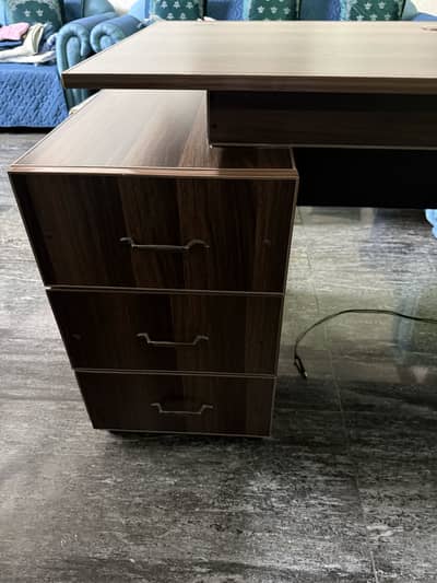 Office table for sale