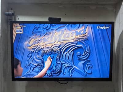 ECOSTAR 40 INCH TV ALONG WITH ANDROID BOX.