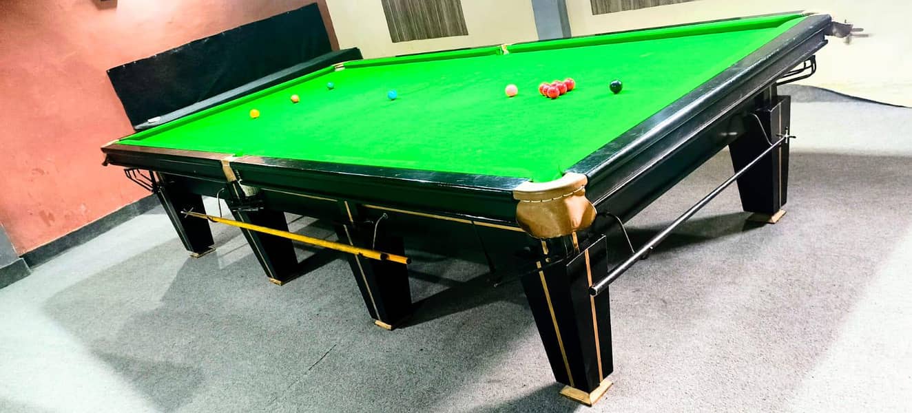 Snooker table 0