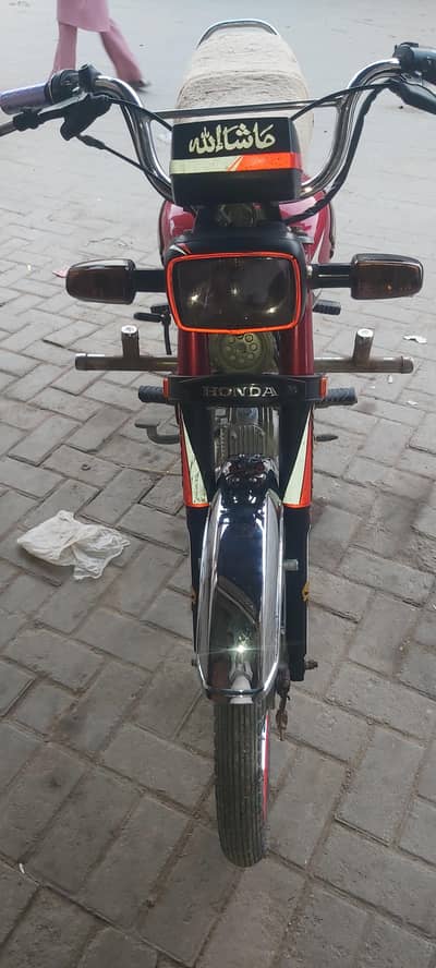 Honda CD70 2022
