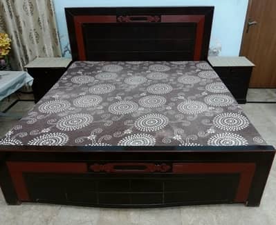 King Size Bedroom Set – Bed, 2 Side Tables & Dressing Table