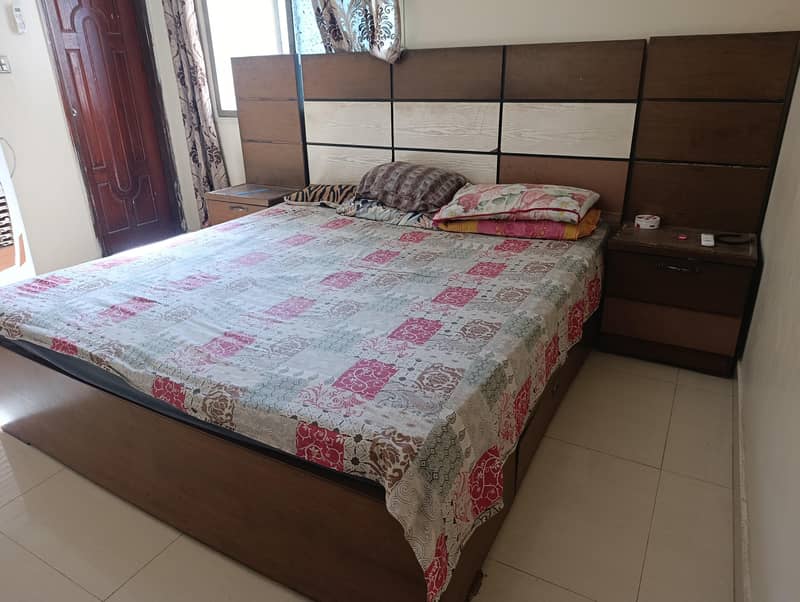 Bedset with side tables 0