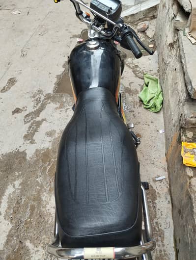 argant  sala h bss couch plate dalni h bss Baki bohat saaf