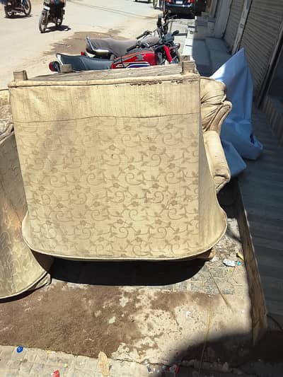 5 seater sofa available in reasonable price