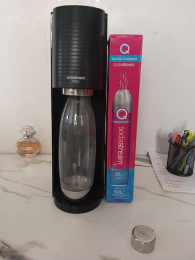 Soda stream machine cold drink maker