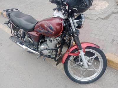 Suzuki GS150 SE