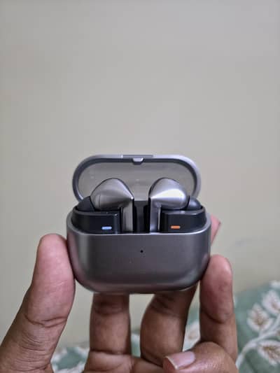 Samsung Galaxy buds 3pro Whatsapp 03322084307