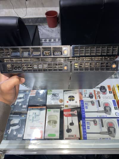 PS4 Fat Jailbroken Golden HEN - 2 Original Controllers