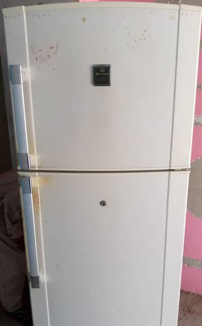 I am selling my fridge urgent so contact with me only serious buyer