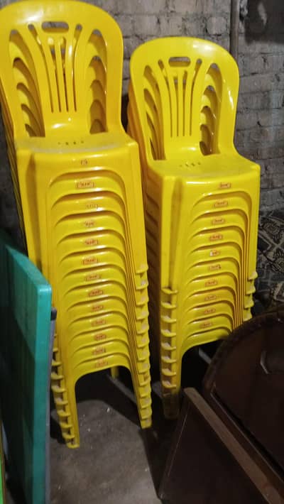 best plastic chairs