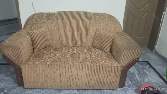 6 seater sofa set in mint condition