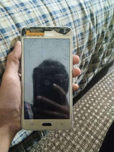 Samsung galaxy grand prime 1 GB ram 8 GBrom glass cracked glass newlag