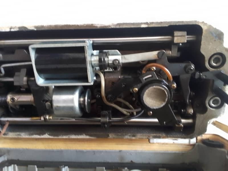 sewing machine 5