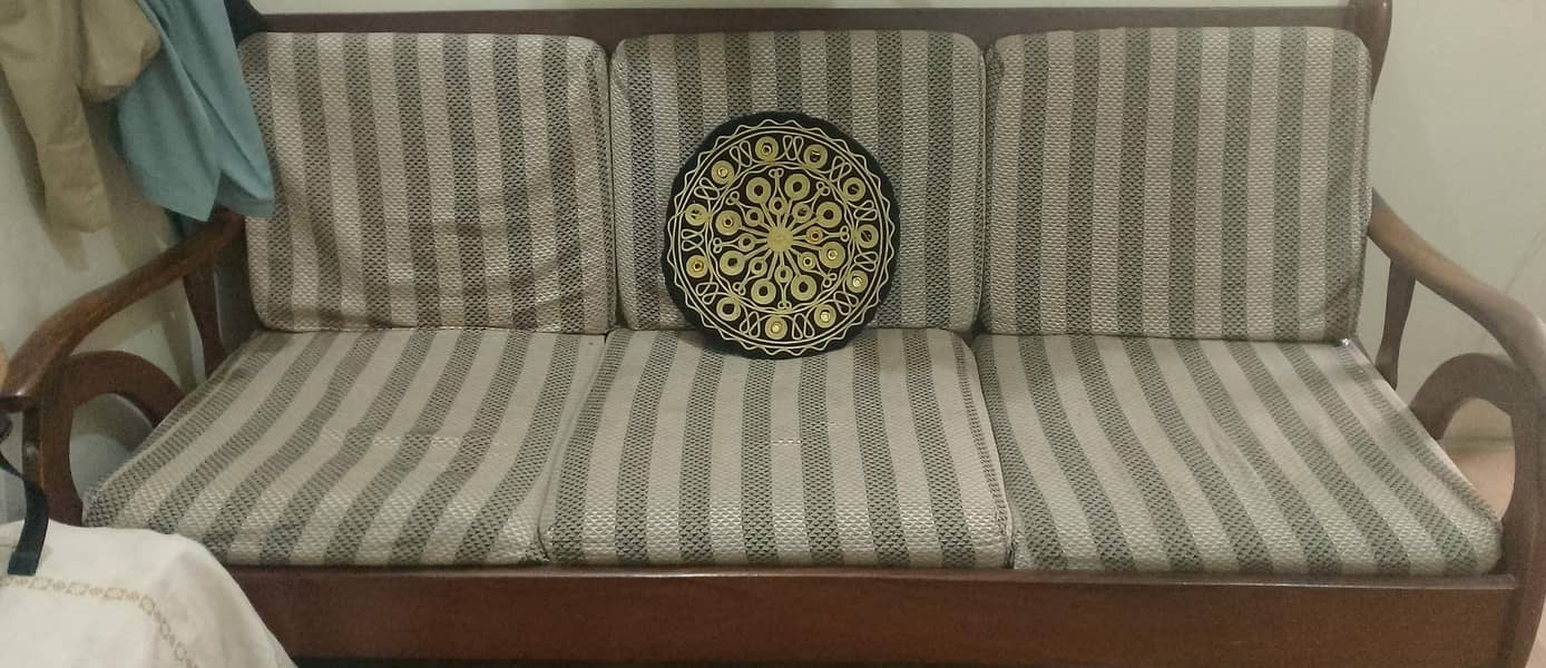 Sofa set with table 0