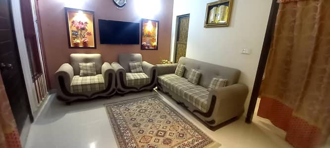 An excellent condition of sofa combat and center carpet.