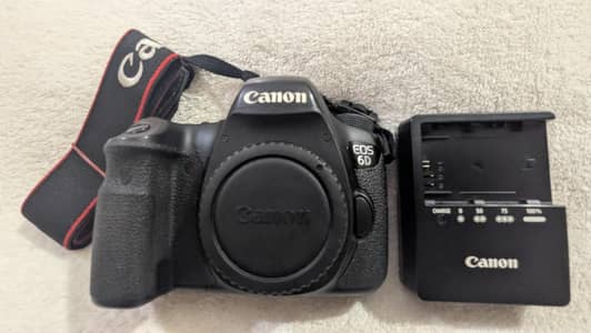 Canon 6D DSLR camera like new. 10/10