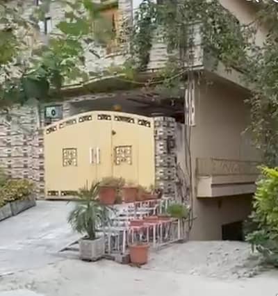 I-10/2 TRIPLE STORY HOUSE FOR SALE