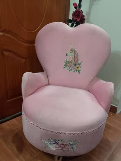 beautiful character sofa chair