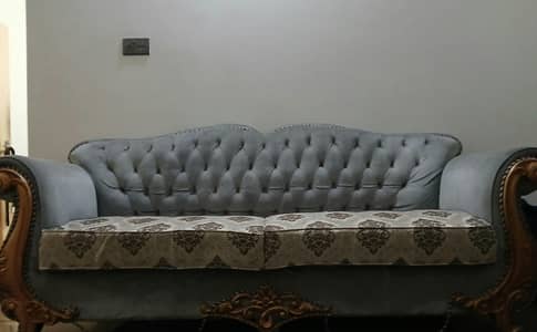 7 seater Victoria style sofa set  in excellent condition