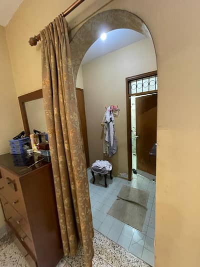 400 SQ YD WELL MAINTAINED HOUSE FOR SALE GULSHAN E IQBAL BLOCK 13D2