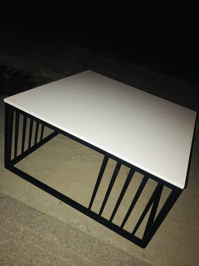 Modern Top Center Table with Metal Frame – Stylish & Durable