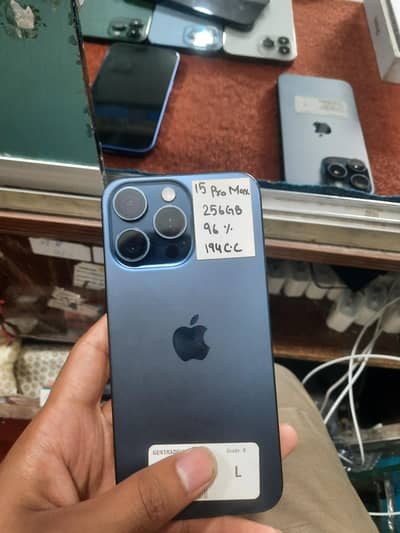 Iphone 15 pro max (J. V)