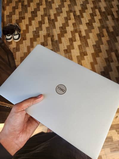 Dell XPS Series Laptop For Urgent Sell i5 8th Gen
