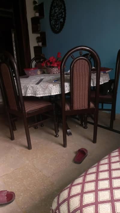 Dinning table for sell
