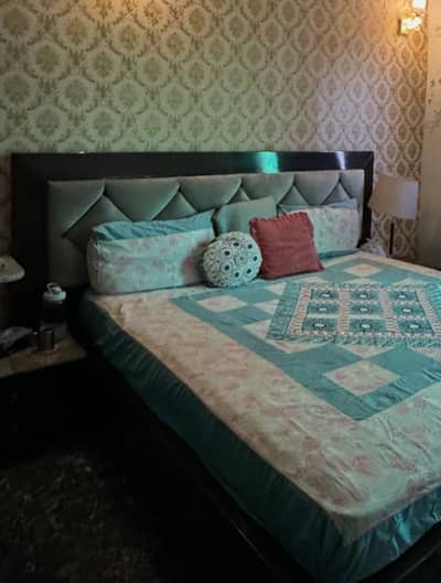 Austin bed, 4 door wardrobe, dressing, lamps