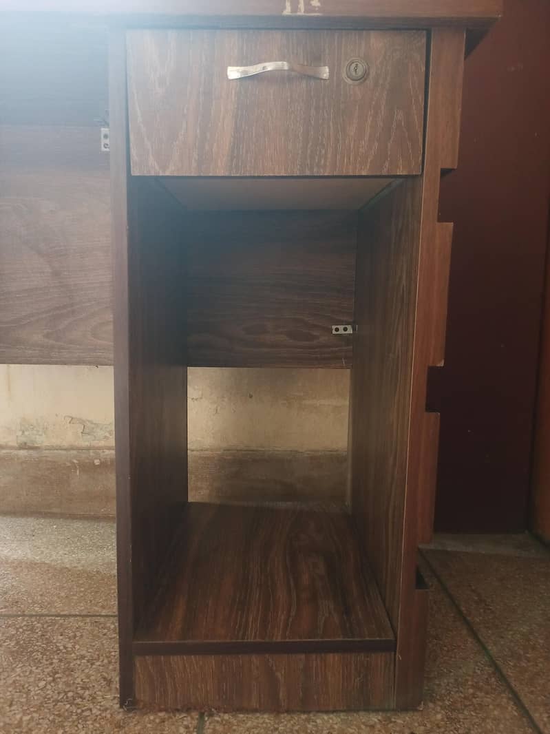 High Quality Study / Office / Computer Table - 9/10 Condition 3