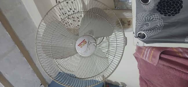 G. F. C Bracket fan  in new condition