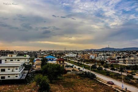 8 Marla Plot For Sale In G 16