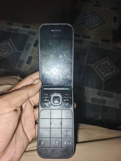 Nokia 2720 flip