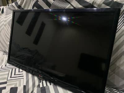 LG lcd 32 inch very good condition urgent sale