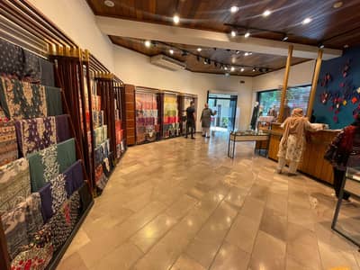 Gulberg MM Alam Road Building Best For Brands Outlet For Rent Gulberg 3