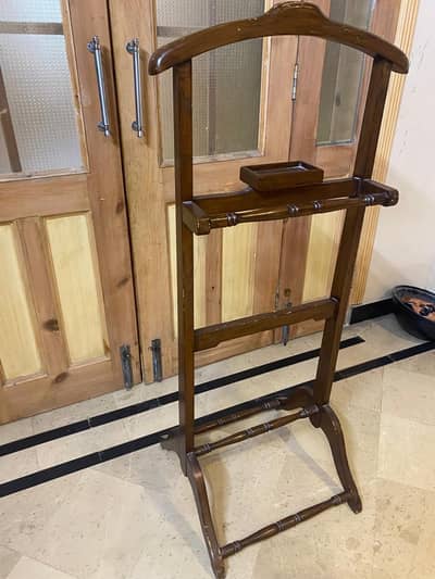 Coat hanging stand wood