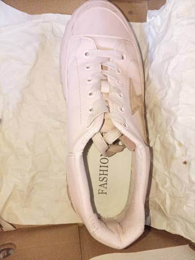 sneakers for women A1 condition