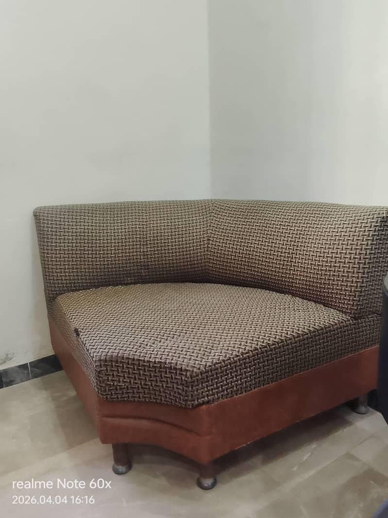sofa L shaped 0