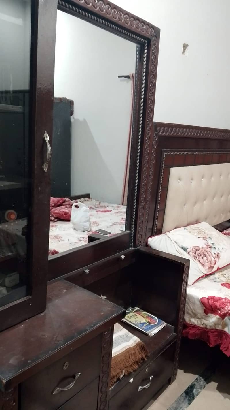 Bed set and dressing table side bed table 0