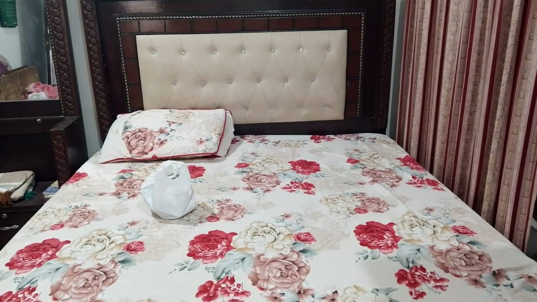 Bed set and dressing table side bed table 2