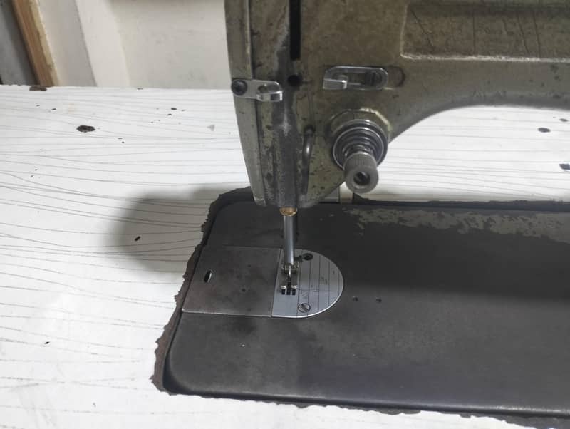 sewing machine 4