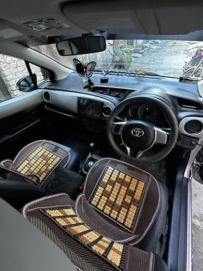 Toyota vitz 11 modal