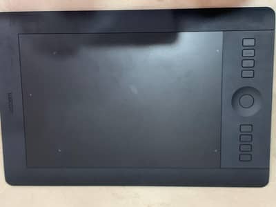 Wacom Intuos Pro Medium (PTH-651) - Professional Graphics Tablet