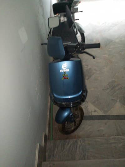 Electric Scooty Eveon max is for sale