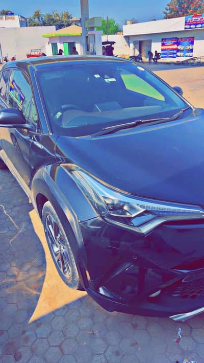 Toyota C-HR 2017 Hybrid G | Islamabad Reg | Neat Clean | Urgent Sale